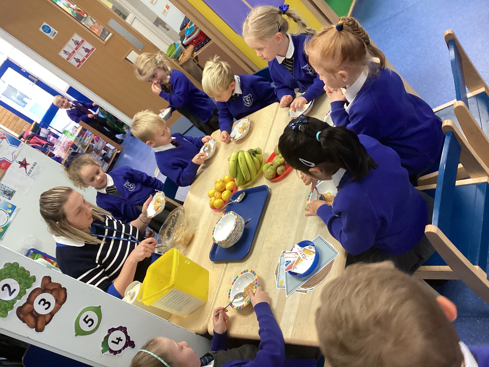 Image of Making (and eating!) apple crumble 